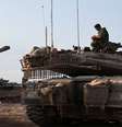 Tanque israelense na guerra contra o Hamas, em Gaza  Foto: REUTERS/Violeta Santos Moura