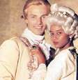 O contratador João Fernandes (Victor Wagner) e Xica da Silva (Taís Araújo): uma novela de época com sátira aos costumes   Foto: Reprodução