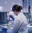 As Ciências da Natureza incluem matérias como biologia, química e física  Foto: janiecbros / iStock
