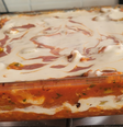 Lasanha vegana à bolonhesa com molho branco, antes de entrar no forno  Foto: Vegano Periférico