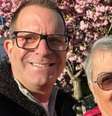 Noam e sua mãe, Ada, mantida refém pelo Hamas em Gaza  Foto: Arquivo pessoal/Noam Sagi / BBC News Brasil