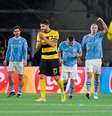 Erling Haaland comemora o primeiro gol marcado na vitória do City por 3 a 1 sobre o Young Boys –  Foto: Gabriel Monnet/Getty Images / Jogada10