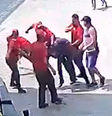 Frentistas reagem a assalto e espancam homem em posto de combustíveis em SP  Foto: Reprodução