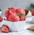 Sorvete de morango com whey protein  Foto: New Africa | Shutterstock / Portal EdiCase