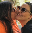 Livres para amar: Vicca Brenner comemora o aniversário da namorada com texto romântico  Foto: Reprodução/Instagram/vicabrenner