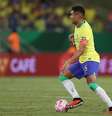 Casemiro controla a bola –  Foto: Vitor Silva/CBF / Jogada10