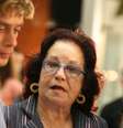 O ator Fábio Assunção e Lolita Rodrigues no velório da atriz e comediante Nair Bello em 2007  Foto: Estadão