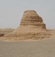 Um yardang nas formações rochosas do Geoparque Nacional Dunhuang Yardang, em Xinjiang, no oeste da China (Imagem: Drgkl/CC-BY-3.0)  Foto: Canaltech