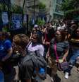 Candidatos chegam para a prova em universidade na zona sul de São Paulo; Estado registrou índice de abstenção de 26,8%, abaixo da média nacional  Foto: Taba Benedicto/Estadão / Estadão