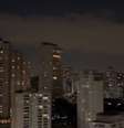 Vídeo publicado nas redes sociais mostra moradores da zona sul de São Paulo comemorando retomada da energia elétrica  Foto: Reprodução Twitter / @xoia / Estadão