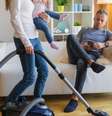 Por mais invisível que seja o trabalho delas, é muito fácil perceber que as mulheres são as grandes responsáveis por cuidar de tudo, até mesmo quando são a principal provedora do lar  Foto: iStock
