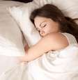 Meditação pode ser aliada para melhores noites de sono.  Foto: fizkes / Adobe Stock