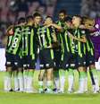 Jogadores do América reunidos no gramado   Foto: Mourão Panda / América / Esporte News Mundo