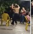 Cantor afirmou que a mãe começou com as agressões após ele falar "mais firme"  Foto: Reprodução/Redes sociais