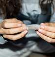 Quais as principais motivações para os adolescentes fumarem maconha?  Foto: iStock