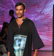 Ícaro Silva no SPFW   Foto: Lucas Ramos/Brazil News / Elas no Tapete Vermelho
