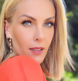 Ana Hickmann está casada com Alexandre Correa há 25 anos e tem um filho  Foto: Reprodução/Instagram / Mais Novela