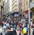 Comércio da rua 25 de Março, em São Paulo.  Foto: Agência Brasil