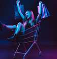 Você sabe por que a Black Friday tem esse nome? - Shutterstock  Foto: Alto Astral