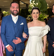 Júlia Zanatta (rosa) no casamento da deputada Caroline de Toni, no dia 2 de setembro de 2023  Foto: Reprodução/Redes Sociais