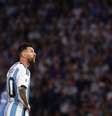 Messi é estrela solitária em derrota - Photo by Marcos Brindicci/Getty Images  Foto: Esporte News Mundo
