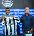 Roger Machado está desempregado desde que foi demitido do Grêmio, há mais de um ano  Foto: Lucas Uebel/Grêmio