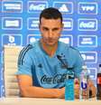 Lionel Scaloni durante a coletiva de imprensa desta segunda –  Foto: Divulgação/Seleção argentina / Jogada10