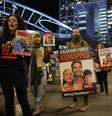 Familiares de israelenses sequestrados fizeram várias manifestações pedindo a liberação dos reféns  Foto: EPA-EFE/REX/Shutterstock / BBC News Brasil