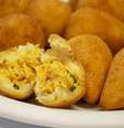 Coxinha é um dos quitutes fritos favoritos dos brasileiros  Foto: iStock