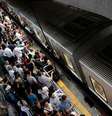 Linhas do metrô de SP geridas pelo setor público terão funcionamento reduzido nesta terça-feira (28)  Foto: Getty Images / BBC News Brasil