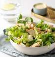 Salada de rúcula com alface e frango  Foto: vasanty | Shutterstock / Portal EdiCase