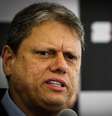 O governador do Estado de São Paulo, Tarcísio de Freitas faz pronunciamento sobre a greve unificada contra a privatização da CPTM, Metrô e Sabesp na manhã desta terça-feira, 28, no Palácio dos Bandeirantes, na Zona Sul da capital paulista  Foto: ALOISIO MAURICIO/FOTOARENA/FOTOARENA/ESTADÃO CONTEÚDO
