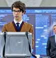 Inventor Q, da franquia 007, foi a inspiração para batizar a IA Amazon Q; na era recente de James Bond, personagem foi interpretado por Ben Whishaw (Imagem: Divulgação/Columbia Pictures)  Foto: Canaltech
