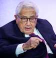 Henry Kissinger em foto de 2019; ele permaneceu ativo até pouco antes de sua morte, incluindo uma visita à China em julho  Foto: JIM LO SCALZO/EPA-EFE/REX/Shutterstock / BBC News Brasil