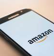 Nome da Amazon tem a ver com ordem alfabética em catálogos de site  Foto: Christian Wiediger/Unsplash