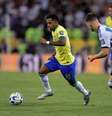 Rodrygo em ação no último jogo da Seleção Brasileira em 2023, contra a Argentina, pelas Eliminatórias –  Foto: Staff Images / CBF / Jogada10