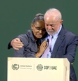 Lula se emociona ao ceder espaço para ministra Marina Silva discursar durante a COP28.  Foto: Reprodução/Instagram @lulaoficial