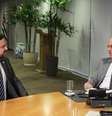 Os presidentes da Anatel e do TSE, Carlos Baigorri e Alexandre de Moraes, em reunião para assinatura de documento para facilitar combate à desinformação  Foto: Aos Fatos