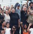 Modelos fizeram um protesto pacífico em frente à loja da Carmen Steffens após caso de racismo  Foto: Reprodução: Instagram/dbdivasblack