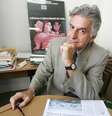 Ennio Candotti em seu escritório na rua Maria Antônia, em São Paulo, em 2006, na SBPC.  Foto: Vidal Cavalcante/Estadão / Estadão