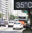 Termômetros da Avenida Paulista marcaram 35ºC em 17 de novembro de 2023, quando São Paulo foi atingida por onda de calor.  Foto: Tiago Queiroz/Estadão / Estadão