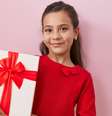 Um bom presente de Natal sempre deixa as crianças muito felizes - Shutterstock  Foto: Alto Astral