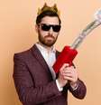 Bora saber o que a semana de 11 a 17 de dezembro traz para o seu signo? Vem comigo conferir o horóscopo do dinheiro e trabalho! -  Foto: Shutterstock / João Bidu