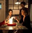 Nas duas temporadas, Gianna conta com a ajuda das suas amigas e irmãs para resolver seus dilemas amorosos. (Imagem:Divulgação/Netflix)  Foto: Canaltech