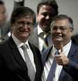 Flávio Dino e Paulo Gonet Branco posam juntos para foto após serem aprovados em sabatina da Comissão de Constituição e Justiça do Senado  Foto: Wilton Junior/Estadão / Estadão