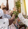 Entenda o que é Pai e Mãe de Santo e quais são as responsabilidades deles na religião  Foto: Reprodução/Istock
