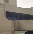 Passageira tenta pular catraca e leva 'mata-leão' de segurança do Metrô de SP  Foto: Reprodução/Google Maps
