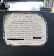 No último dia 12, uma passageira do Rio de Janeiro se deparou com essa placa ao entrar no Uber e caso viralizou nas redes sociais  Foto: Reprodução