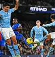  Foto: Paul Ellis / AFP via Getty Images - Legenda: Jack Grealish (Centro) celebra o gol que marcou para o Manchester City    / Jogada10