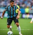  Foto: Segundo o jornal norte-americano Miami Herald, o centroavante Luis Suárez, de saída do Grêmio, deve se juntar ao Inter Miami, dos Estados Unidos. ( Lucas Uebel/Grêmio FBPA) / Gazeta Esportiva
